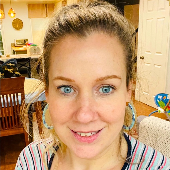 Meet your Posher, Michelle - Picture 1 of 1